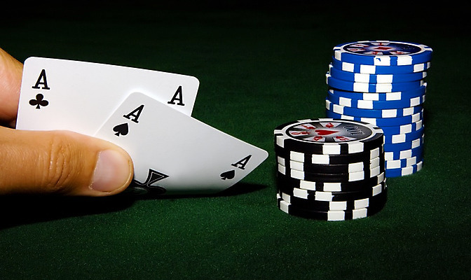 포토 JPG 해외이미지 돈 탁자 사람없음 강 세트 쌓기 잡기 쌍 신용카드 위험 카지노 사인 흥분 기회 롤 포커 돌봄 접기 직진 토너먼트 해외202004 해외포토 감정 가구 컨셉 모션 금융 게임 트럼프 재산 도박 파일형식 이미지허브