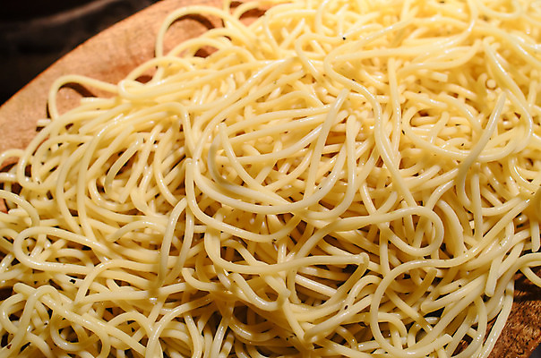 포토 JPG 해외이미지 접시 음식 컨셉 패턴 다이어트 파스타 건강 스파게티 요리 사람없음 식당 식사 저녁식사 이탈리아 흰색 고명 지중해 먹기 국수 준비 질감 반죽 서빙 머리위 바질 마카로니 삶기 탄수화물 피자집 해외202004 해외포토 식기 유럽 바다 컬러 무늬 모션 서양음식 상점 면류 파스타면 파일형식 이미지허브