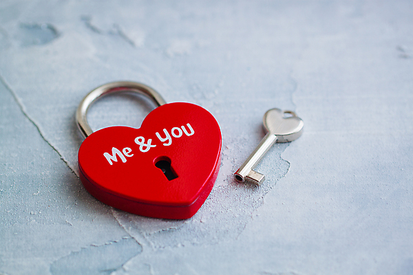 포토 JPG 해외이미지 모양 아이콘 디자인 결혼 백그라운드 컨셉 패턴 일러스트 열쇠 추상 발렌타인데이 선물 안전 사람없음 목재 문 금속 수확 하트 오픈 보호 비밀 심볼 사인 복고 잠금 보안 열쇠구멍 멀리 고립 제안 해외202004 해외포토 나무 무늬 농업 재료 데이이벤트 재질 이벤트 파일형식 이미지허브