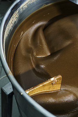 포토 JPG 해외이미지 실내 사람없음 초콜릿 기계 믹싱기계 섞기 해외202004 해외포토 디저트 내부 파일형식 이미지허브