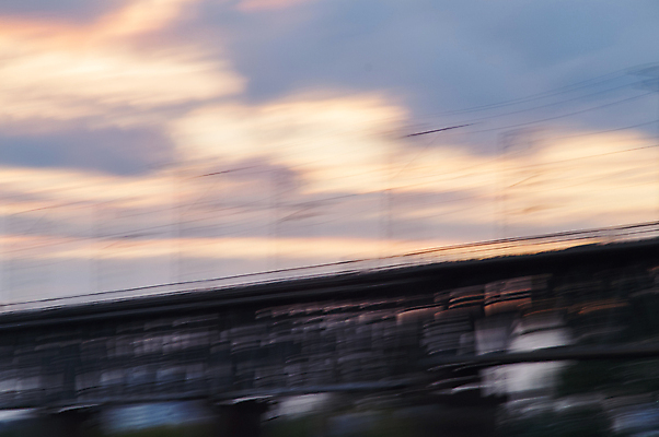 포토 JPG 해외이미지 나무 구름 산업 분홍색 여행 건축양식 자연 지팡이 하늘 아침 낚시 친절 거리 파노라마 사람없음 빨간색 초록색 물 여름 파란색 강 태양 반사 고층빌딩 수영 캠핑 흰색 도시 만 고독 천국 우크라이나 해외202004 해외포토 주간 자연요소 식물 계절 건축 감정 유럽 컬러 레저 촬영기법 빌딩 수상스포츠 생태계 파일형식 이미지허브