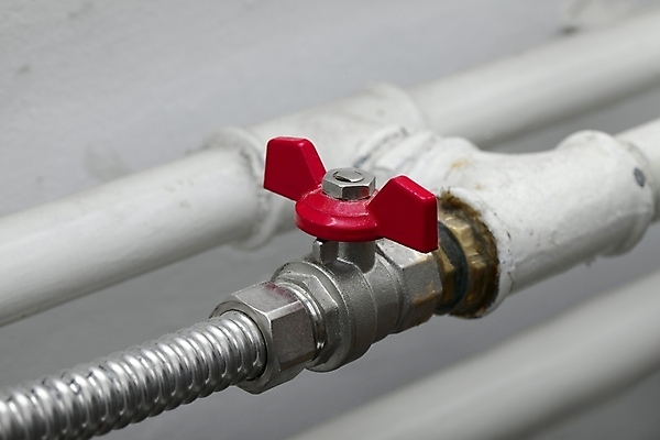 포토 JPG 해외이미지 산업 가정 주택 사람없음 내부 물 금속 힘 기계 에너지 기구 뜨거움 닫기 묘사 가스 시스템 난방 튜브 보일러 설치 용광로 해외202004 해외포토 자연요소 모션 재질 건물 파일형식 이미지허브