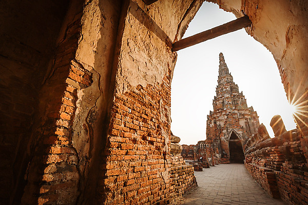 포토 JPG 해외이미지 디자인 외관 길 벽 불교 태국 하늘 벽돌 실내 그림자 사람없음 야외 내부 건물 태양 갈색 교회 문 탑 어둠 일몰 산책 블록 수확 골동품 광선 흰색 사찰 균열 그늘 복고 대문 시멘트 신성 고체 방법 숭배 옛날 해외202004 해외포토 자연요소 건축물 아시아 종교 컬러 농업 종교건축 모션 휴식 노을 파일형식 이미지허브