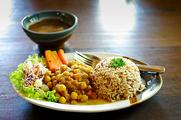 포토 JPG 해외이미지 접시 채소 탁자 밥 감자 사람없음 초록색 일본 식사 저녁식사 수프 낟알 먹기 만족 카레 스타일 해외202004 해외포토 식기 감정 아시아 음식 컬러 가구 모션 파일형식 이미지허브