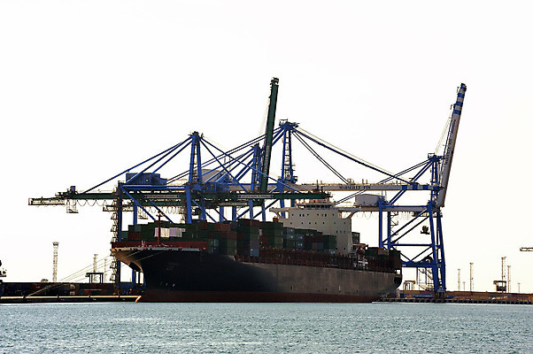 포토 JPG 해외이미지 산업 바다 비즈니스 교통시설 사람없음 물 파란색 글로벌 항구 황혼 거래 프랑스 화물 도시 보트 컨테이너 조선소 기중기 수납 포트 타운 무거움 로딩 마르세유 수입 유조선 터미널 해외202004 해외포토 자연요소 유럽 컬러 교통 배_교통 일몰 운송업 중장비 무게 시설 파일형식 이미지허브