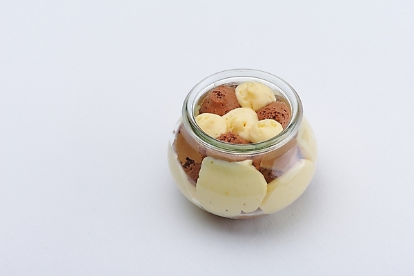 포토 JPG 해외이미지 실내 사람없음 한개 흰배경 푸딩 해외202004 해외포토 1 백그라운드 디저트 내부 흰색 파일형식 이미지허브