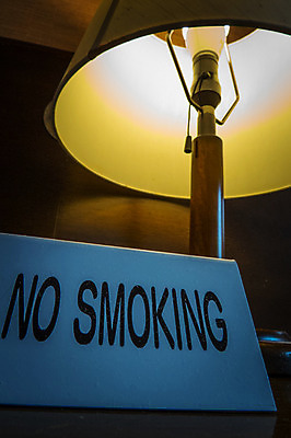 포토 JPG 실내 사람없음 스탠드 오브젝트 금연 금연구역 금연표지판 도치기 국내포토 캠페인 조명 내부 일본 표지판 사회이슈 제한구역 파일형식