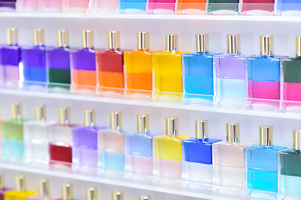 포토 JPG 사람없음 아웃포커스 컬러풀 전시 향수 오브젝트 국내포토 컬러 촬영기법 화장품 파일형식