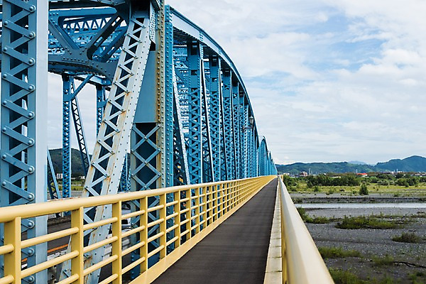 포토 JPG 주간 구름 난간 하늘 사람없음 야외 원근감 구조물 가교 국내포토 자연요소 건축물 건축 뷰포인트 파일형식