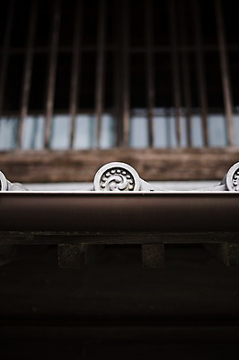 포토 JPG 주간 건축물 사람없음 야외 아웃포커스 처마 건축장식 국내포토 자연요소 건축 촬영기법 장식 파일형식