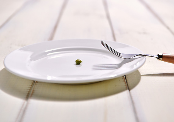 포토 JPG 접시 포크 다이어트 콩 사람없음 목재 운동 목표 나무배경 국내포토 나무 식기 백그라운드 컨셉 재료 곡류 건강 파일형식