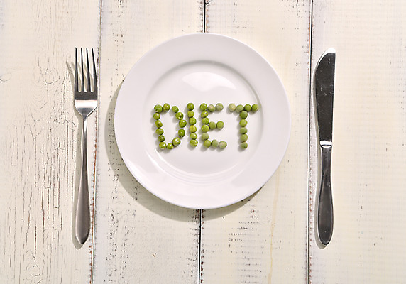 포토 JPG 접시 알파벳 포크 다이어트 사람없음 목재 나이프 목표 완두콩 나무배경 국내포토 나무 식기 영어 백그라운드 컨셉 재료 콩 건강 칼 파일형식