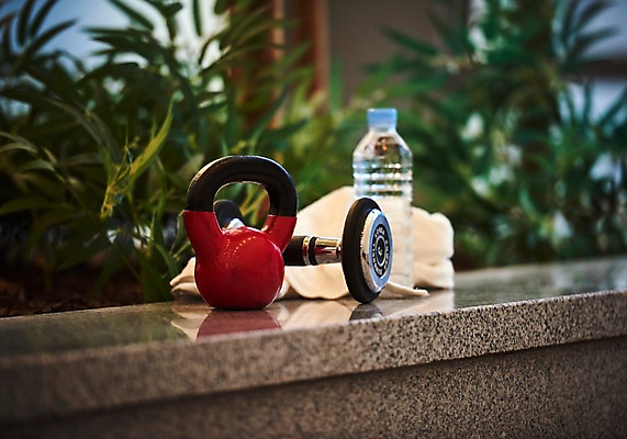 포토 JPG 식물 다이어트 사람없음 수건 운동 아령 목표 물병 케틀벨 국내포토 컨셉 건강 위생용품 물통 파일형식