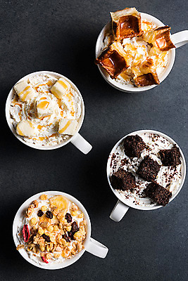 포토 JPG 커피 음료 사람없음 세트 하이앵글 초콜릿 카페 머그컵 시리얼 메뉴 브런치 토핑 와플 치즈케이크 라떼 국내포토 음식 뷰포인트 디저트 컵 케이크 상점 식사 파일형식