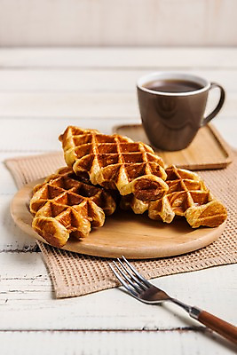 포토 JPG 커피 음료 음식 사람없음 목재 세트 카페 머그컵 천 메뉴 브런치 아메리카노 와플 나무배경 국내포토 나무 백그라운드 재료 디저트 컵 상점 식사 직물 파일형식