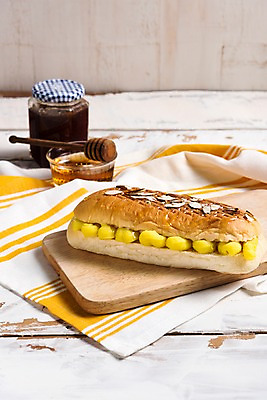 포토 JPG 빵 디저트 샌드위치 사람없음 목재 세트 카페 잼 천 메뉴 나무바닥 고구마 브런치 꿀 국내포토 나무 음식 재료 바닥 뿌리채소 상점 식사 직물 소스_음식 파일형식