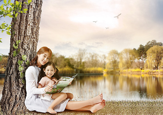 전신 PSD 나무 구름 편집 편집이미지 여자 딸 호수 어린이 여행 가족 하늘 엄마 휴식 웃음 앉기 성인 두명 독서 한국인 동화책 이미지편집 자연요소 식물 컨셉 관계 모션 표정 사람 동양인 책 파일형식