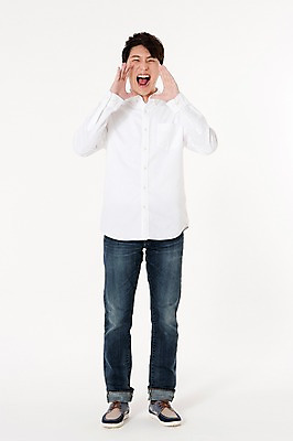 포토 JPG 스튜디오촬영 전신 남자 실내 한명 서기 손짓 성인 앞모습 30대 외침 한국인 분노 흰배경 절규 성인남자한명만 국내포토 1 감정 뷰포인트 백그라운드 모션 사람 동양인 내부 장년 소리 흰색 남자한명만 성인남자만 파일형식