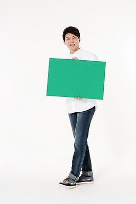 포토 JPG 스튜디오촬영 전신 배너 남자 사각프레임 프레임 실내 한명 서기 웃음 들기 성인 앞모습 30대 자연보호 그린캠페인 한국인 에너지 흰배경 성인남자한명만 국내포토 1 캠페인 뷰포인트 모션 자연 표정 사람 동양인 내부 장년 사각형 흰색 보호 남자한명만 성인남자만 파일형식 도형 컬러 컨셉 인종 생태계 남자만 성인만
