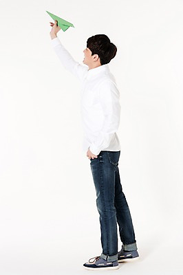 포토 JPG 스튜디오촬영 전신 남자 날리기 실내 한명 서기 웃음 들기 성인 옆모습 30대 자연보호 그린캠페인 한국인 에너지 종이비행기 흰배경 성인남자한명만 국내포토 1 캠페인 뷰포인트 백그라운드 모션 자연 표정 사람 동양인 내부 장년 흰색 보호 종이접기 남자한명만 성인남자만 파일형식