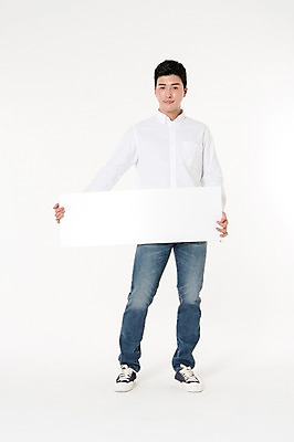 포토 JPG 스튜디오촬영 전신 배너 남자 사각프레임 프레임 실내 한명 서기 들기 성인 앞모습 30대 한국인 흰배경 성인남자한명만 국내포토 1 뷰포인트 백그라운드 모션 사람 동양인 내부 장년 사각형 흰색 남자한명만 성인남자만 파일형식
