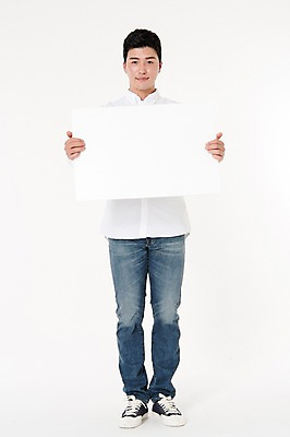 포토 JPG 스튜디오촬영 전신 배너 남자 사각프레임 프레임 실내 한명 서기 웃음 들기 성인 앞모습 30대 한국인 흰배경 성인남자한명만 국내포토 1 뷰포인트 백그라운드 모션 표정 사람 동양인 내부 장년 사각형 흰색 남자한명만 성인남자만 파일형식 도형 컬러 인종 남자만 성인만