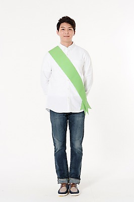 포토 JPG 스튜디오촬영 전신 남자 캠페인 실내 한명 서기 웃음 성인 앞모습 30대 자연보호 그린캠페인 한국인 흰배경 어깨띠 성인남자한명만 국내포토 1 뷰포인트 백그라운드 모션 자연 표정 사람 동양인 내부 장년 흰색 보호 남자한명만 성인남자만 파일형식