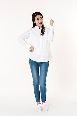 포토 JPG 스튜디오촬영 전신 여자 허리손 남방 실내 한명 서기 웃음 손짓 성인 앞모습 캐주얼 30대 파이팅 주먹 한국인 청바지 흰배경 성인여자한명만 국내포토 1 옷 뷰포인트 포즈 백그라운드 셔츠 바지 모션 표정 사람 동양인 내부 장년 흰색 여자한명만 성인여자만 파일형식