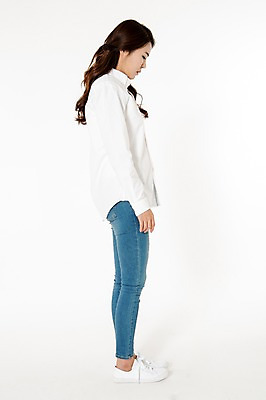 포토 JPG 스튜디오촬영 전신 응시 여자 남방 스트레스 실내 고개숙이기 한명 서기 성인 옆모습 캐주얼 30대 한국인 청바지 불안 흰배경 성인여자한명만 국내포토 1 시선 옷 감정 뷰포인트 백그라운드 셔츠 바지 모션 숙이기 사람 동양인 내부 장년 흰색 여자한명만 성인여자만 파일형식