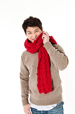 포토 JPG 스튜디오촬영 남자 실내 한명 서기 웃음 손짓 상반신 성인 앞모습 캐주얼 30대 목도리 만지기 한국인 흰배경 성인남자한명만 국내포토 1 잡화 옷 뷰포인트 백그라운드 모션 표정 사람 동양인 내부 장년 흰색 남자한명만 성인남자만 파일형식