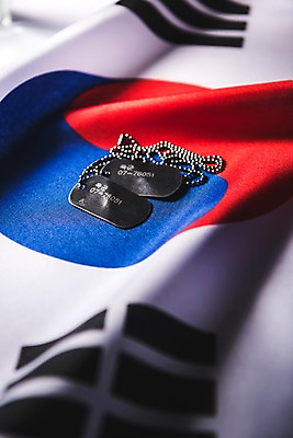 포토 JPG 스튜디오촬영 문화 한국 근접촬영 사람없음 군인 국기 태극기 삼일절 애국심 광복절 군번줄 국내포토 직업 아시아 뷰포인트 실내 공휴일 국경일 군용 국군 파일형식