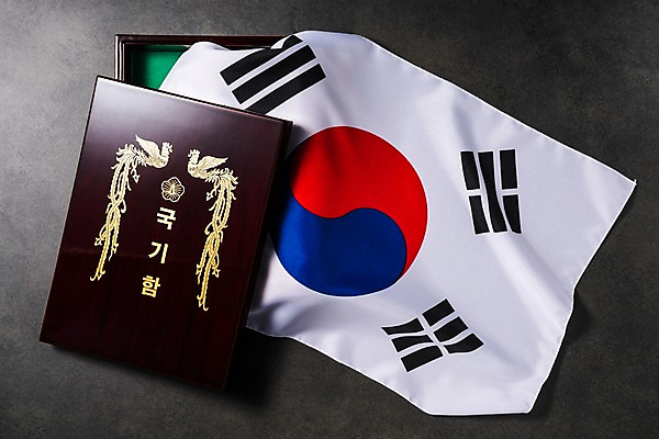 포토 JPG 스튜디오촬영 문화 한국 사람없음 상자 국기 태극기 삼일절 애국심 광복절 국내포토 아시아 실내 공휴일 국경일 파일형식