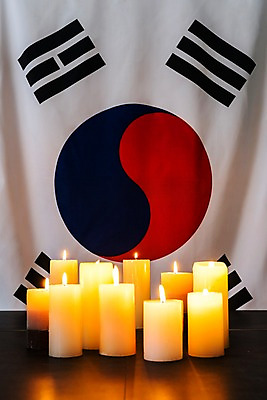 포토 JPG 스튜디오촬영 문화 초 촛불 한국 사람없음 국기 태극기 삼일절 희생 애국심 광복절 국내포토 아시아 실내 공휴일 국경일 파일형식