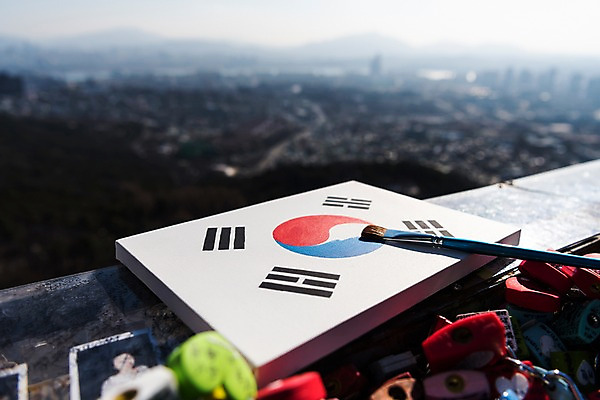 포토 JPG 주간 문화 서울 한국 자물쇠 사람없음 야외 도시 붓 국기 태극기 삼일절 그림 애국심 광복절 국내포토 자연요소 아시아 공휴일 국경일 파일형식