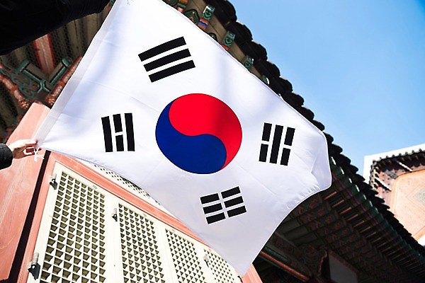 포토 JPG 주간 손 문화 한국 사람없음 야외 신체부위 궁전 국기 태극기 삼일절 경복궁 애국심 광복절 국내포토 자연요소 아시아 고건축 사람 공휴일 국경일 파일형식