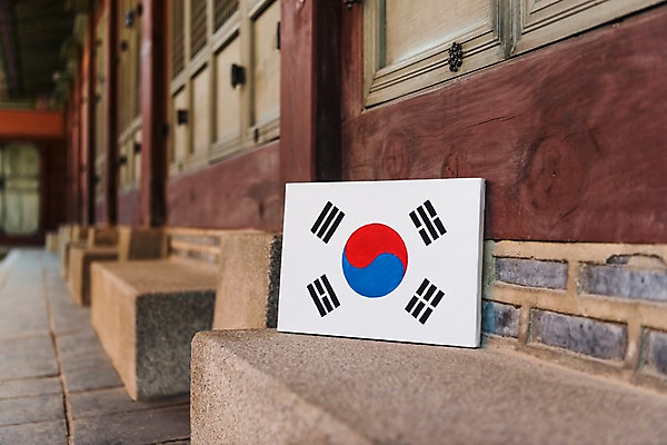 포토 JPG 주간 문화 한국 사람없음 야외 아웃포커스 궁전 국기 태극기 삼일절 경복궁 애국심 광복절 국내포토 자연요소 아시아 고건축 촬영기법 공휴일 국경일 파일형식