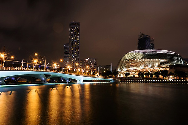 포토 JPG 여행 야경 사람없음 야외 건물 강 다리 싱가폴 국내포토 건축물 아시아 신체부위 야간 파일형식 풍경_경치