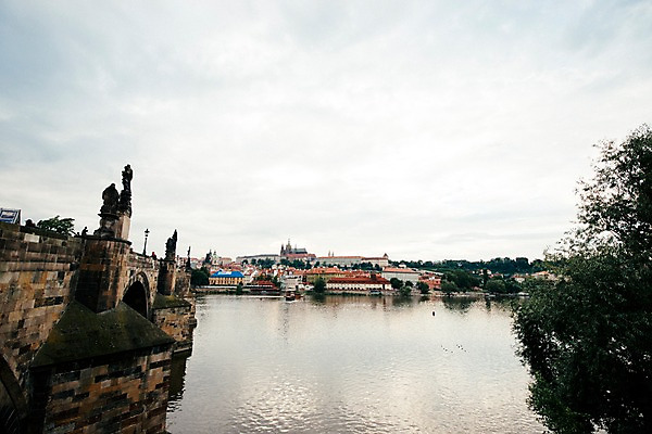 포토 JPG 주간 유럽 여행 풍경 사람없음 야외 체코 프라하 블타바강 카를교 국내포토 자연요소 나라 강 다리_건축물 파일형식
