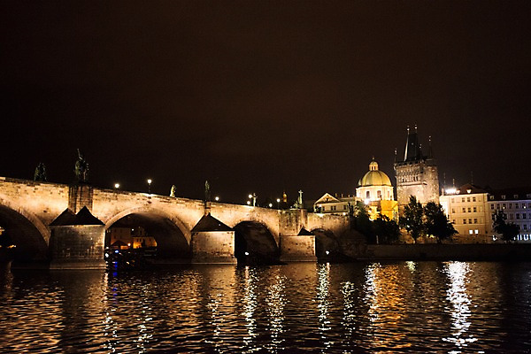 포토 JPG 유럽 여행 야경 사람없음 야외 체코 프라하 블타바강 카를교 가교 국내포토 건축물 나라 강 다리_건축물 야간 파일형식 풍경_경치