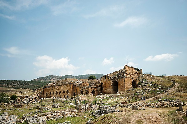 포토 JPG 주간 여행 유적 고대문명 사람없음 야외 경기장 원형 원형경기장 파묵칼레 튀르키예 국내포토 자연요소 도형 전통 아시아 스포츠시설 파일형식