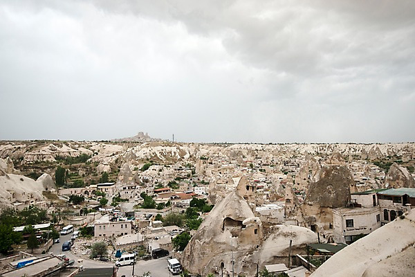 포토 JPG 주간 여행 하늘 카파도키아 풍경 사람없음 야외 마을 돌 기암괴석 튀르키예 국내포토 자연요소 아시아 바위_돌 파일형식