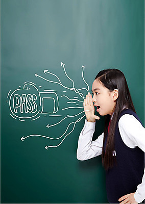 편집이미지 응시 여자 화살표 청소년 한명 서기 손짓 상반신 옆모습 10대 칠판 외침 한국인 권투글러브 패스 십대여자한명만 이미지편집 AI파일 1 시선 뷰포인트 모션 사람 동양인 소리 글러브 여자한명만 십대여자만 파일형식 벡터