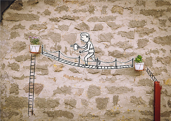 편집이미지 남자 꽃 화분 벽 백그라운드 사다리 벽돌 한명 들기 성인 물뿌리개 다리 이미지편집 AI파일 식물 1 모션 사람 신체부위 도구 파일형식 벡터