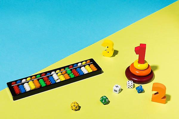 포토 JPG 스튜디오촬영 교육 생각 놀이 사람없음 숫자 블록 주판 주사위 교구 에듀케이션 국내포토 문자 실내 계산기 파일형식