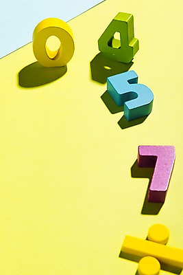 포토 JPG 스튜디오촬영 기호 교육 생각 놀이 사람없음 숫자 블록 수학 교구 나누기 에듀케이션 국내포토 문자 교과목 실내 파일형식