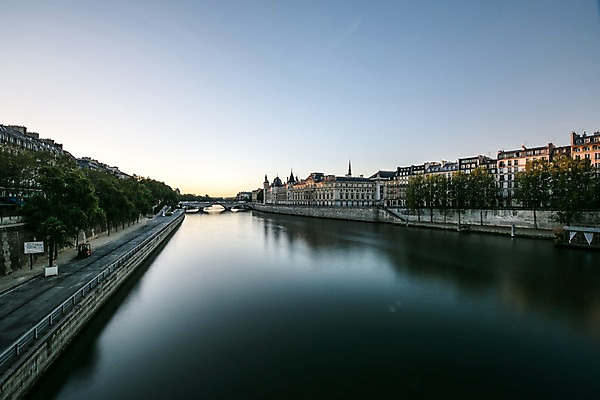 포토 JPG 주간 유럽 사람없음 야외 건물 반사 일출 프랑스 장노출 파리_프랑스 센강 국내포토 자연요소 건축물 나라 촬영기법 강 노을 파일형식