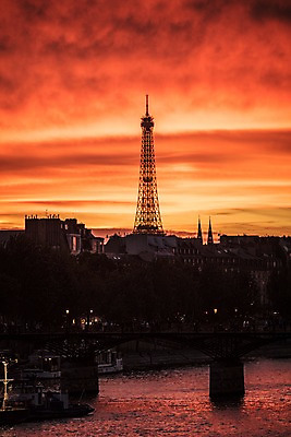 포토 JPG 유럽 거리 풍경 사람없음 야외 건물 노을 일몰 프랑스 다리 도시 야간 파리_프랑스 센강 국내포토 자연요소 건축물 나라 신체부위 강 파일형식