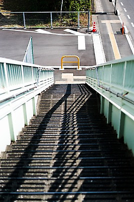 포토 JPG 주간 해외풍경 거리 풍경 사람없음 야외 계단 일본 육교 국내포토 자연요소 해외 아시아 다리_건축물 파일형식