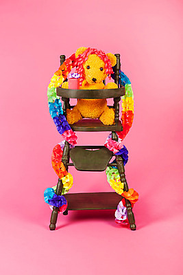 포토 JPG 해외이미지 동물 여자 분홍색 백그라운드 의자 포장 곰 선물 사람없음 컬러풀 장난감 갈색 곰인형 수확 생일 오브젝트 복고 폭식 고립 옛날 핸드메이드 해외202004 해외포토 기념일 인형 컬러 가구 농업 포유류 사람 파일형식 이미지허브