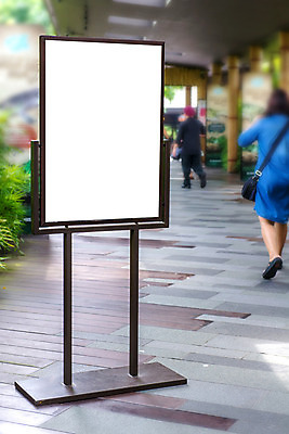 포토 JPG 해외이미지 라이프스타일 배너 포스터 벽 백그라운드 간판 프레임 광고판 실내 사람없음 내부 상점 스크린 산책 공백 정보 흰색 도시 판넬 복도 역 사인 통로 상업 일반 계산서 마케팅 해외202004 해외포토 컬러 교통시설 휴식 알림판 생활 판 파일형식 이미지허브